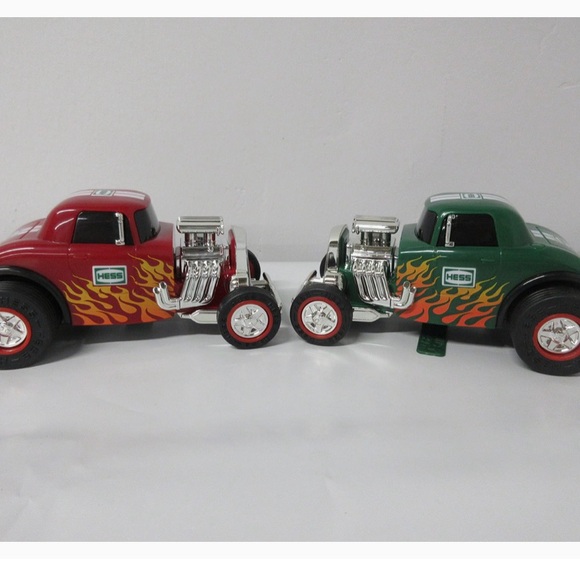 3-IN- 1 HESS FLATBED TRUCK WITH HOT RODS - Picture 5 of 7